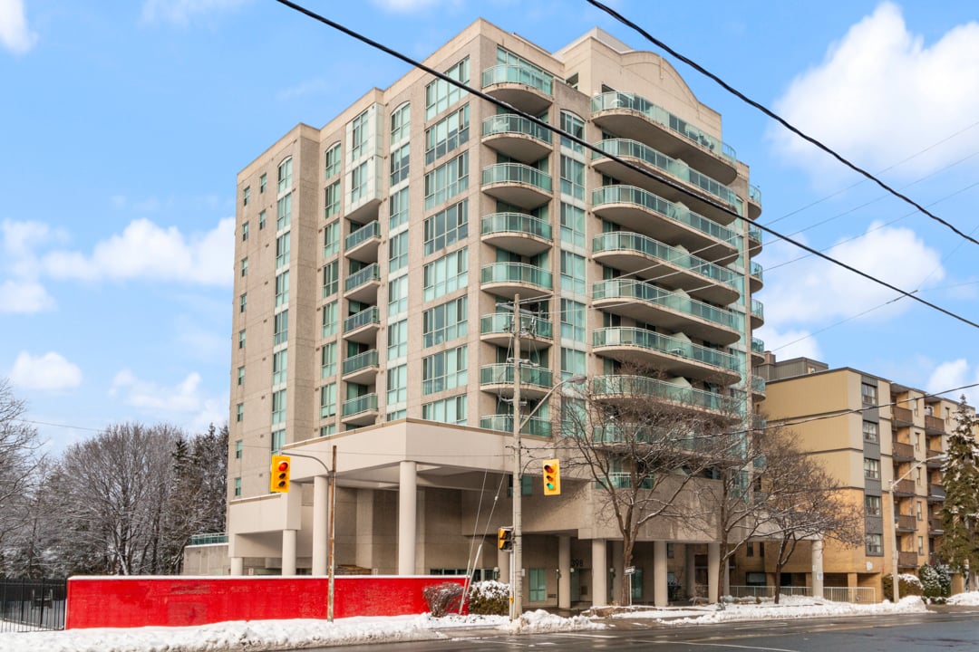 398 Eglinton Avenue E #611
