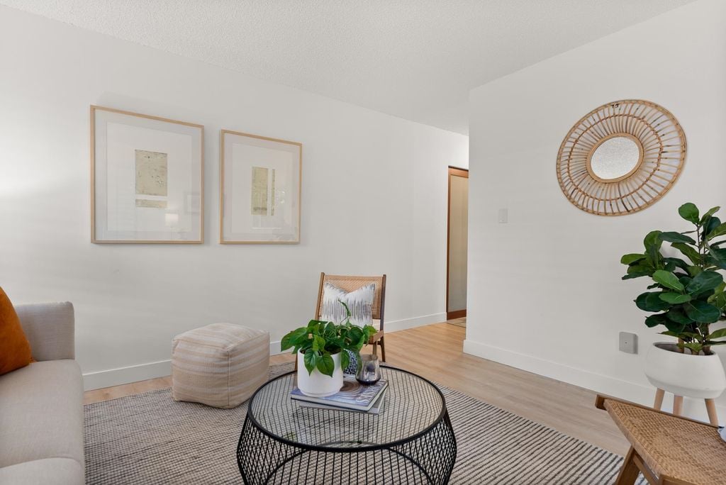 1550 Chesterfield Ave, #107