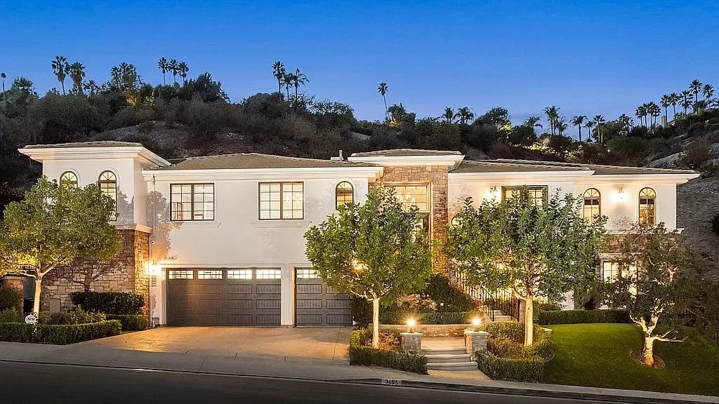 3685 Benedict Canyon Ln