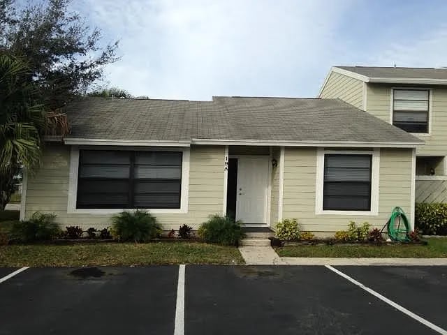 707 Stonewood Ct APT: 19A