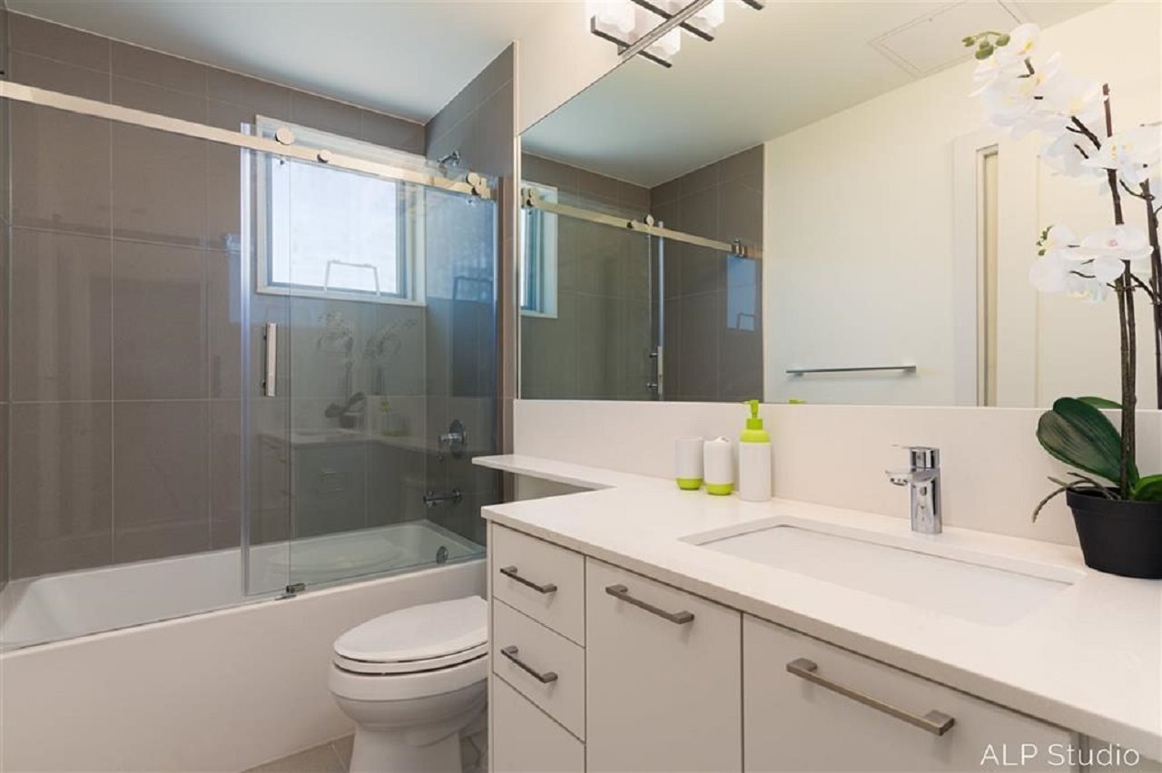 101-7255 Lynnwood Dr