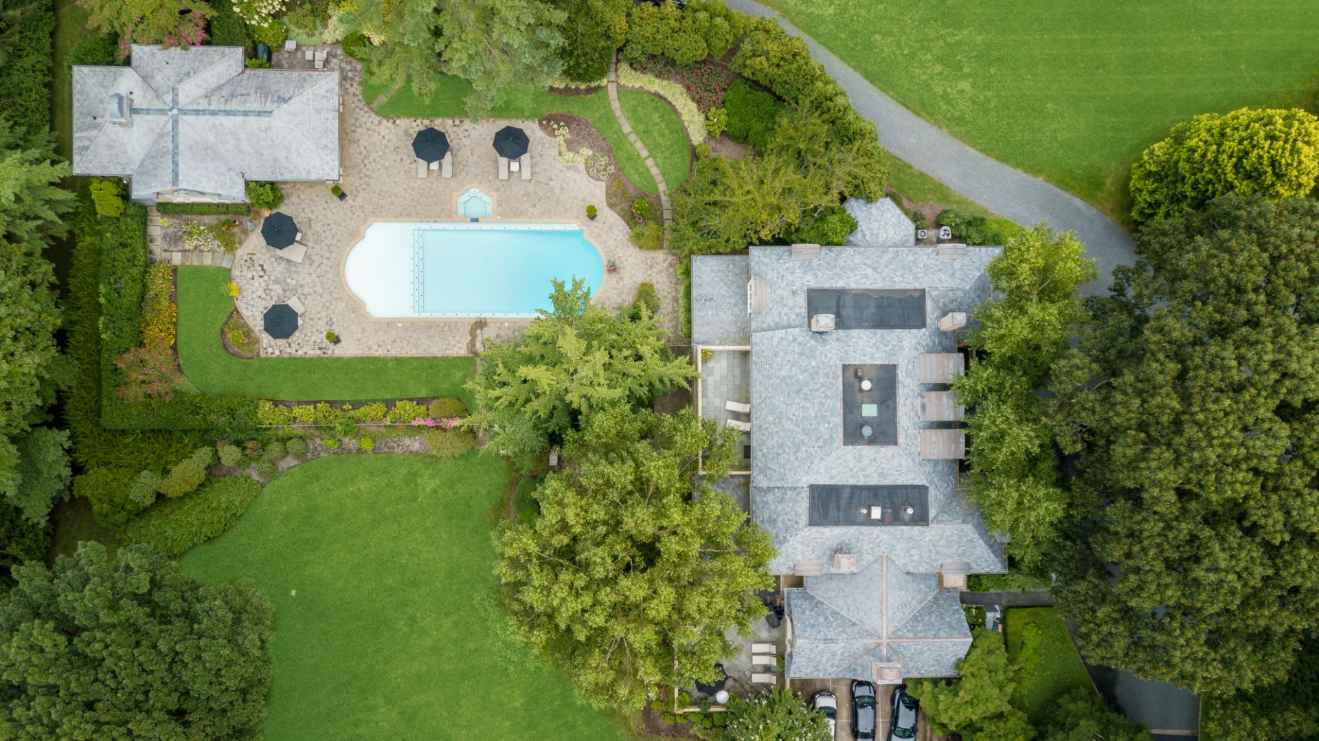 84 West River Road