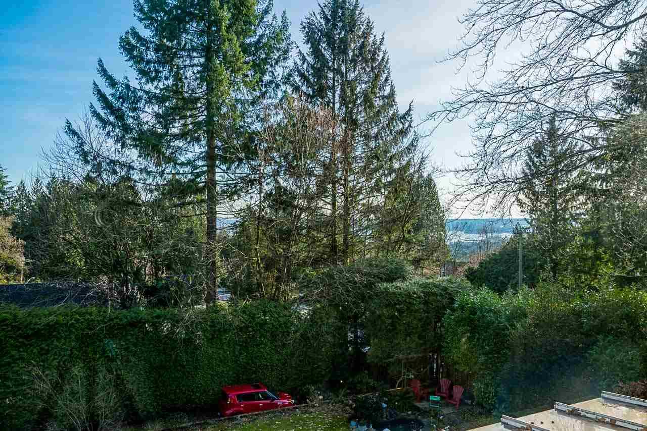 415 E St. James Rd