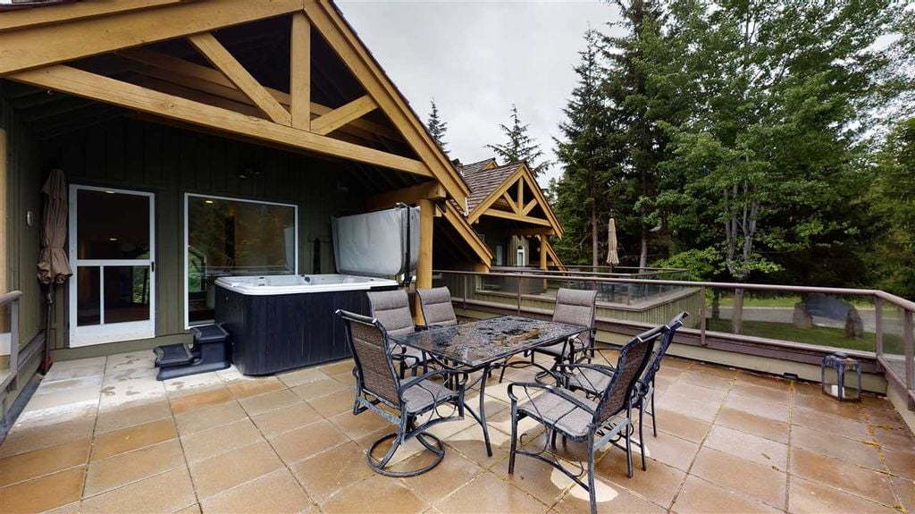 3554 Falcon Cres #2