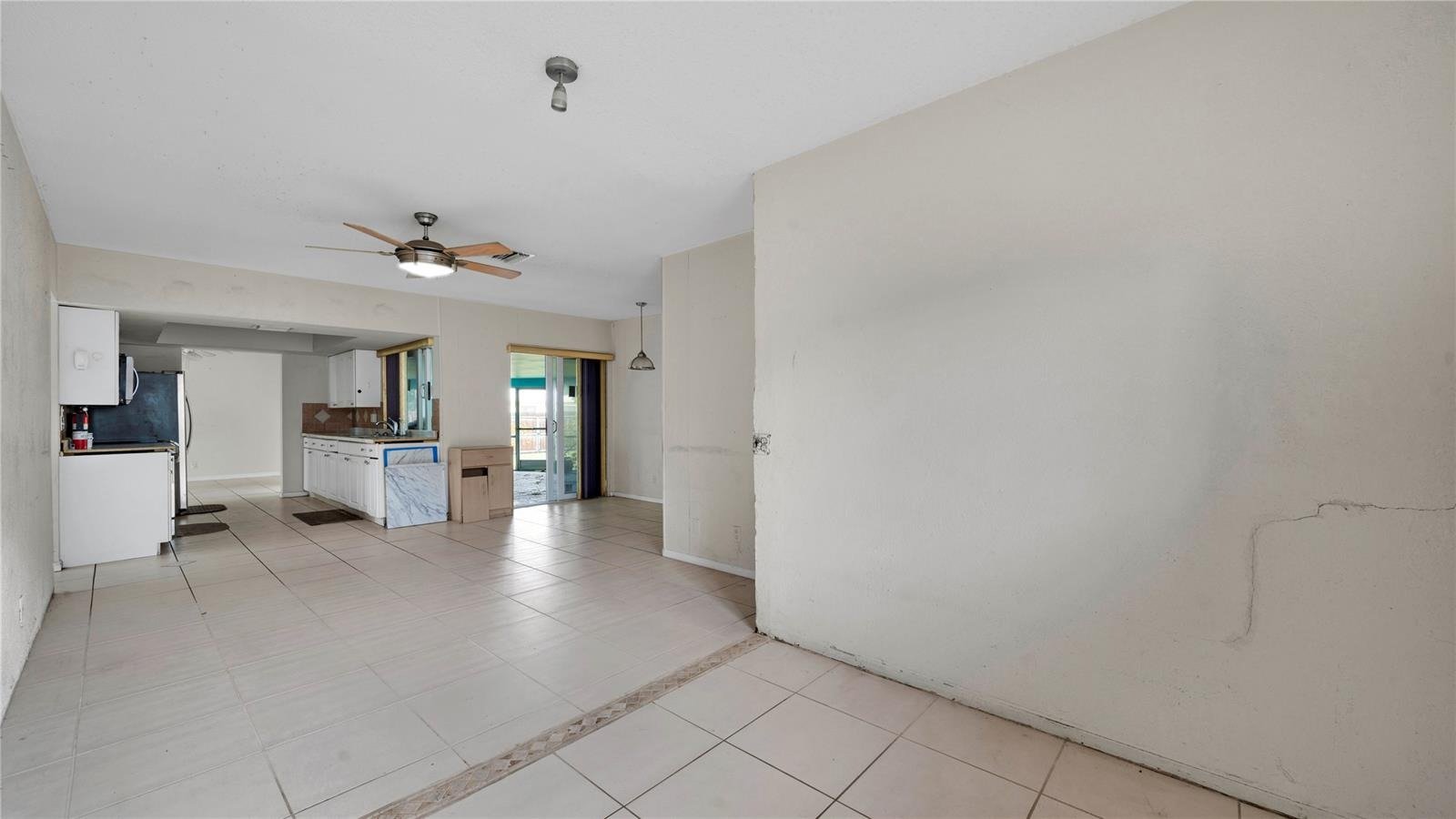 3700 NW 25th St