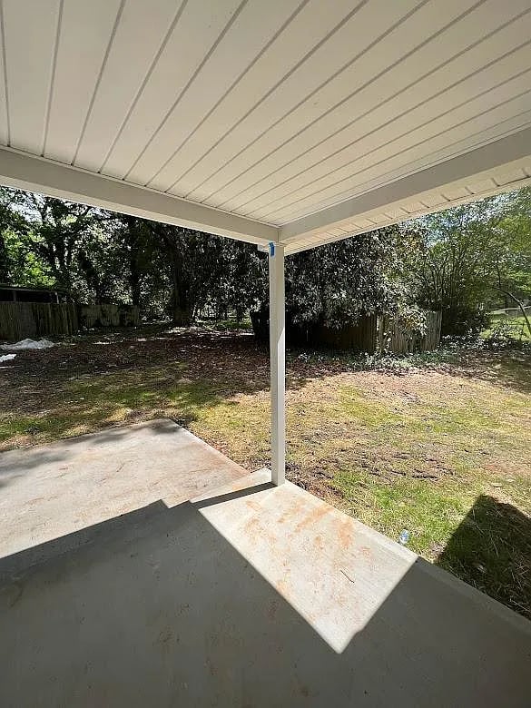 375 Woodside Ln