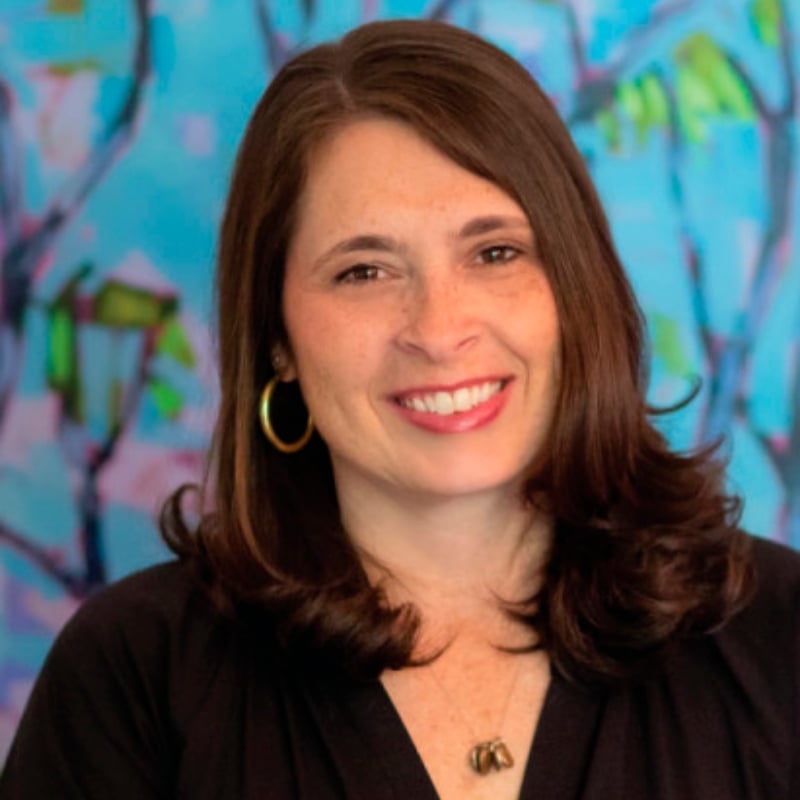 Keri Smith Virginia Real Estate Agent Headshot