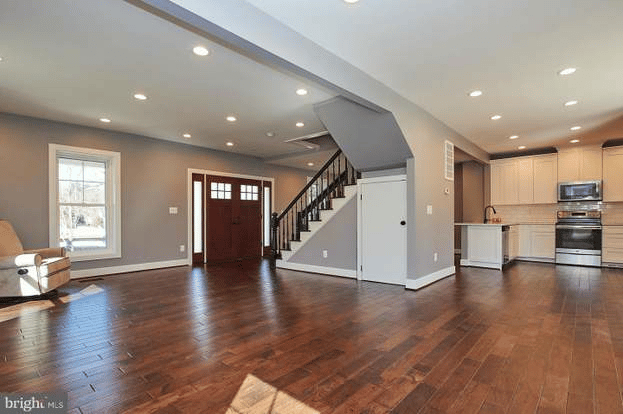 Tour of 70 North Laycock in Hamilton, Virginia