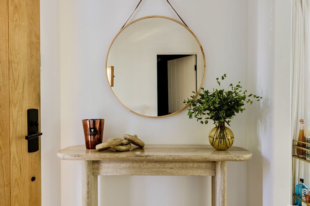 Solaris Pavilion, Westbourne Dr, 90048