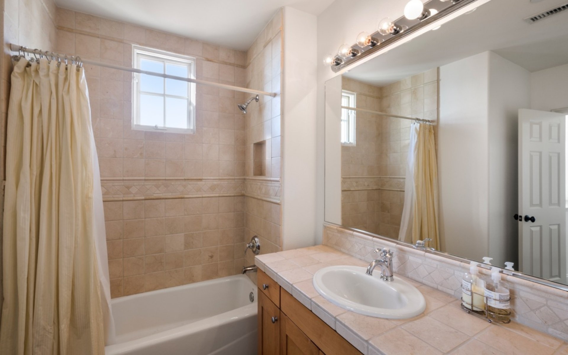 76 Sidra Cove