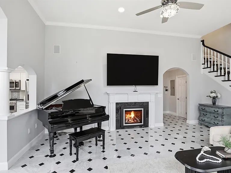 83 Church St APT 15