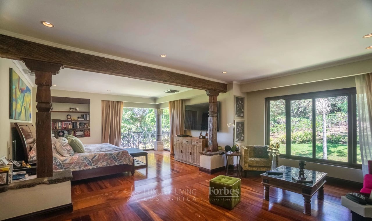 19759 - Architectural Hacienda Style Luxury Villa inTranquil Natural Oasis