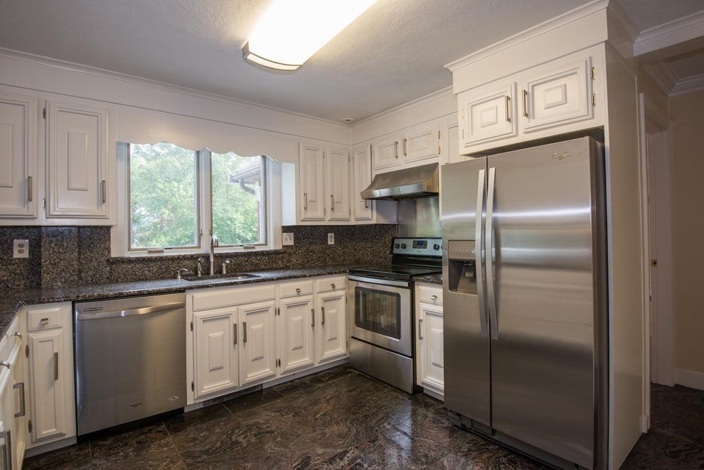 17 Buckman Dr