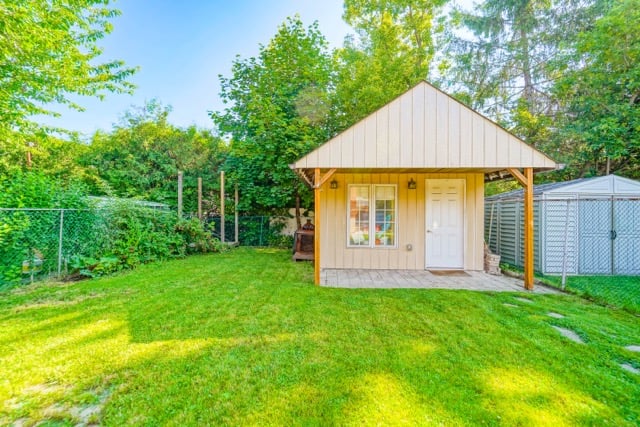3623 Holden Cres