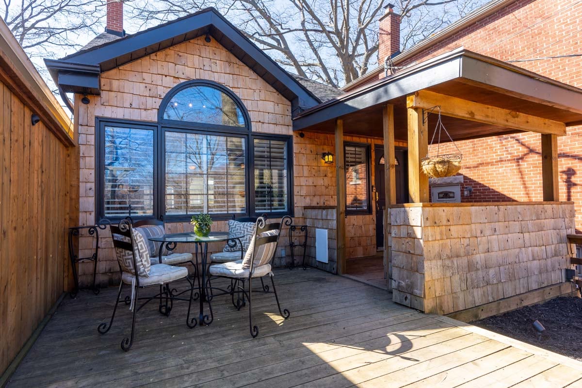 110 Fallingbrook Rd