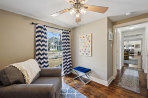 260 E Edgewood Pl