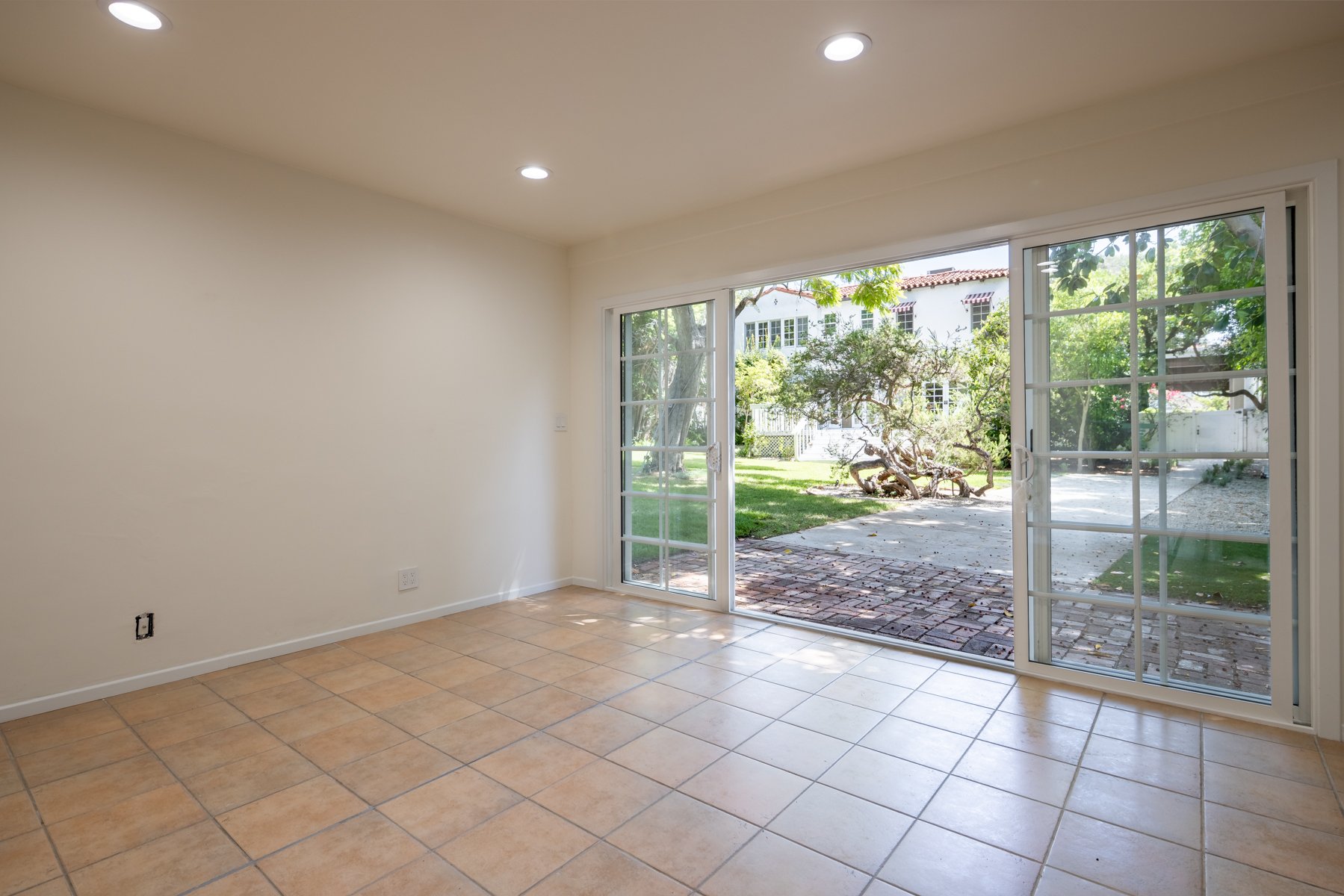 925 N Rexford Dr, Beverly Hills