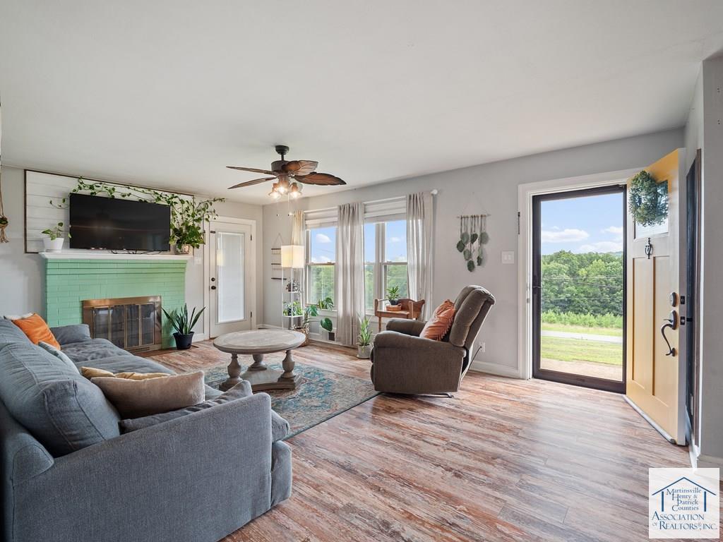 16 Wagon Trail Rd