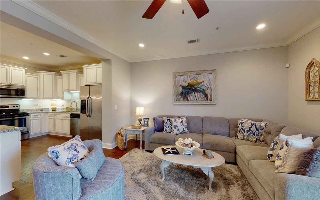 1506 Mariners Cir