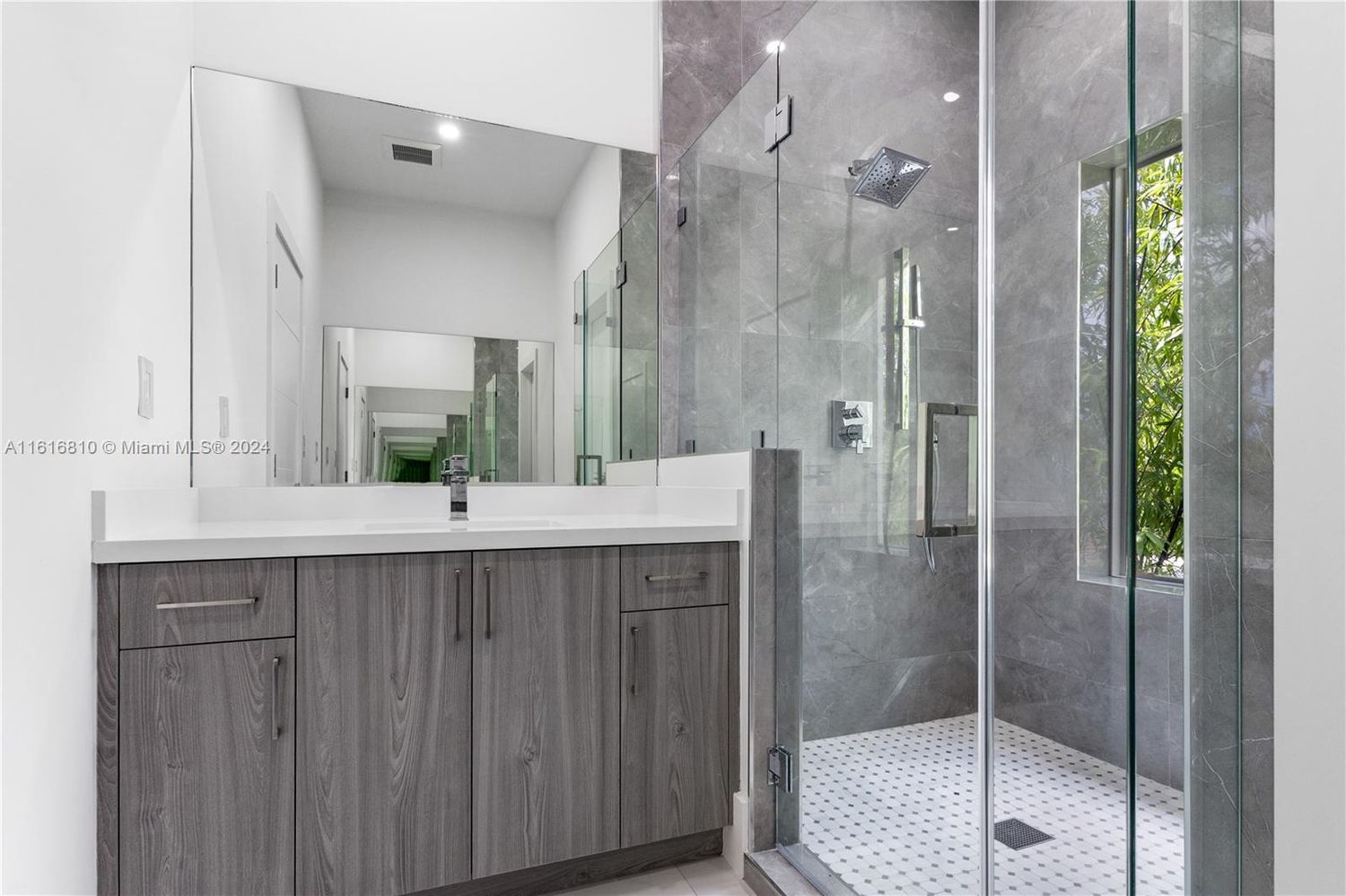 3140 Carter St, #3140