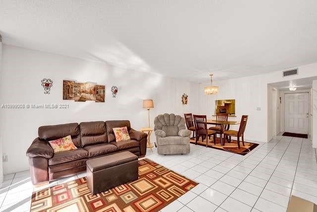 8421 E Lagos De Campo Blvd 