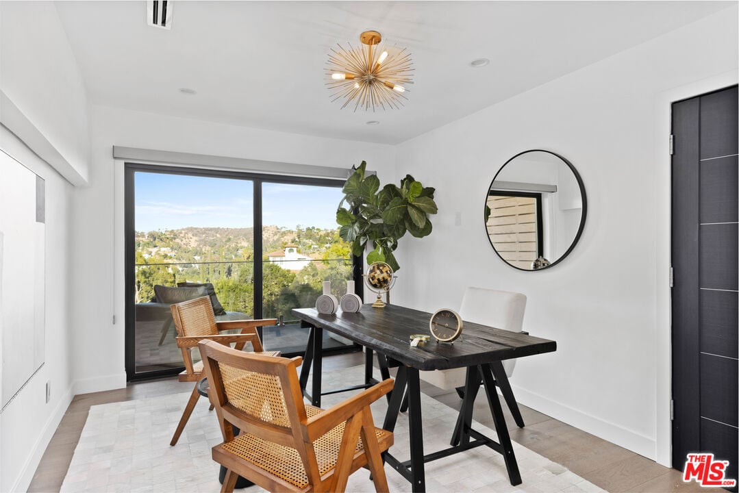 7853 Willow Glen Rd