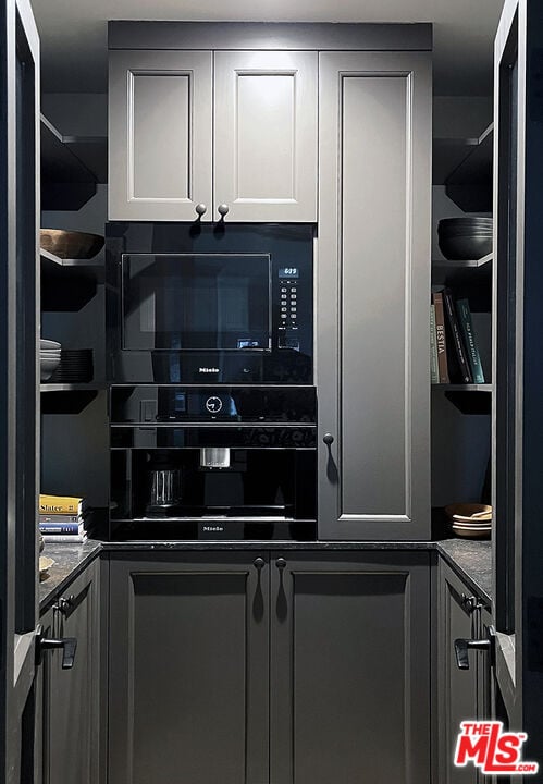 Nova Pavilion, El Cerrito Pl, 90068