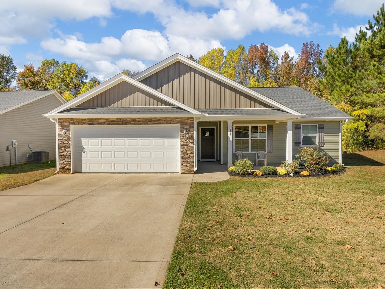 225 Stonewood Crossing Dr
