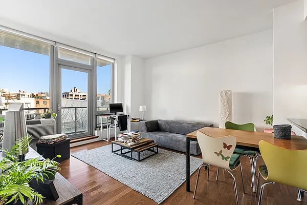 5-49 Borden Ave, #4H