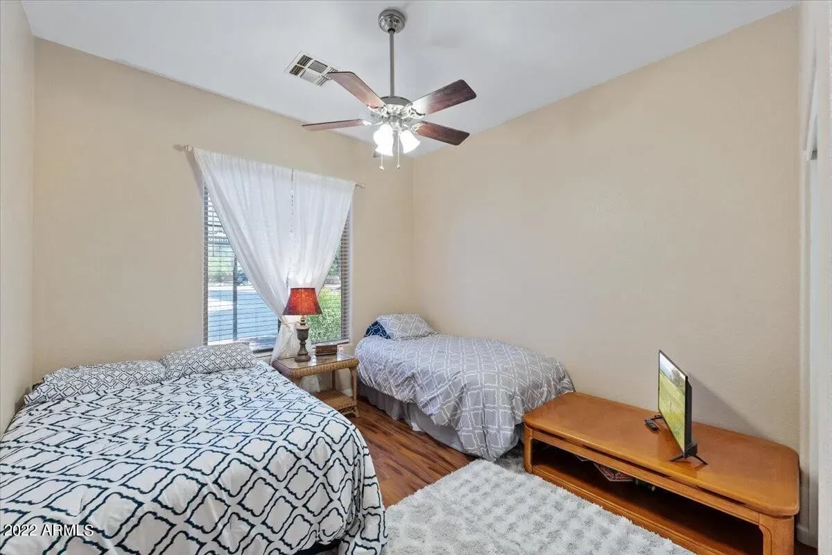 8256 S BLUFF SPRINGS Ct