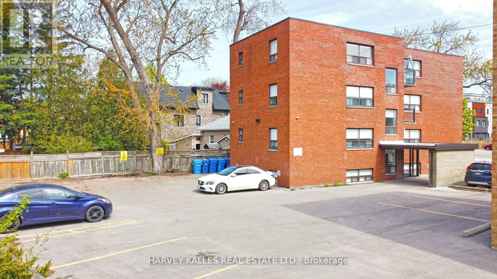 8 - 4 BENSON AVE