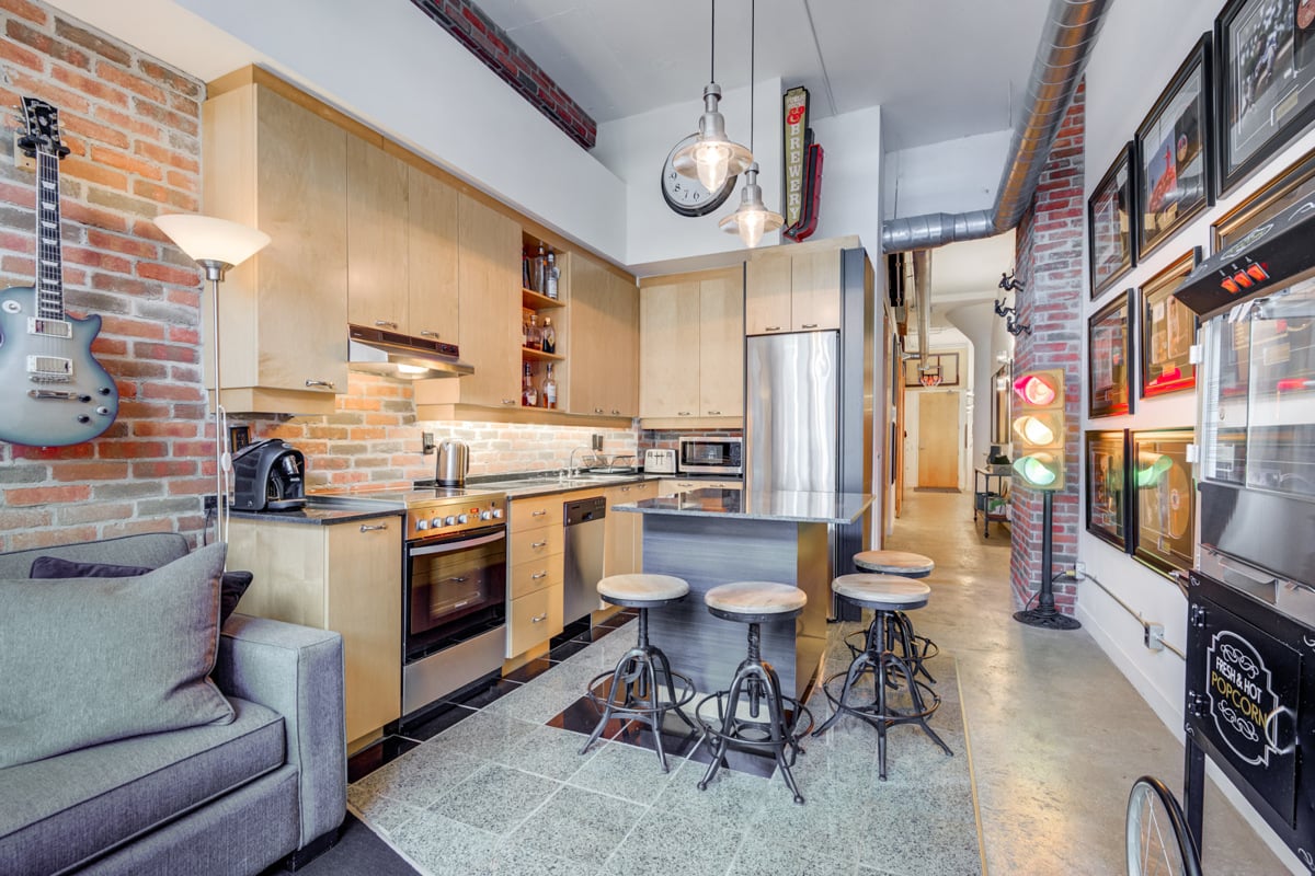 826-155 DALHOUSIE Street, Toronto