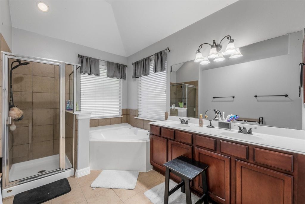 3011 Douglas Creek Ln