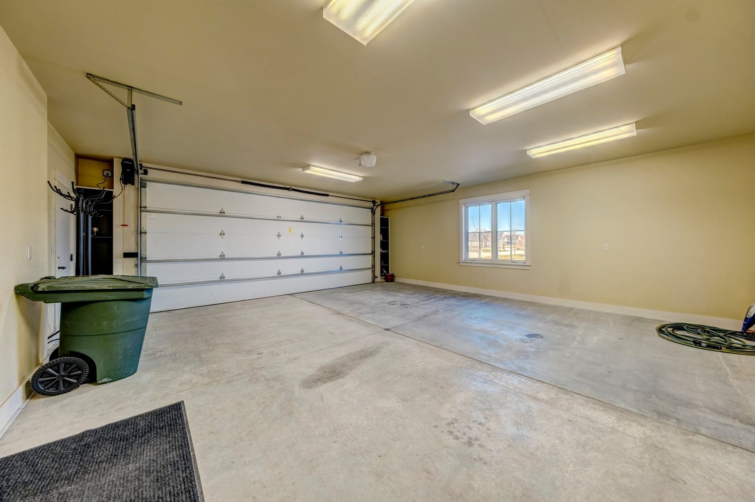 91 Clubhouse Dr