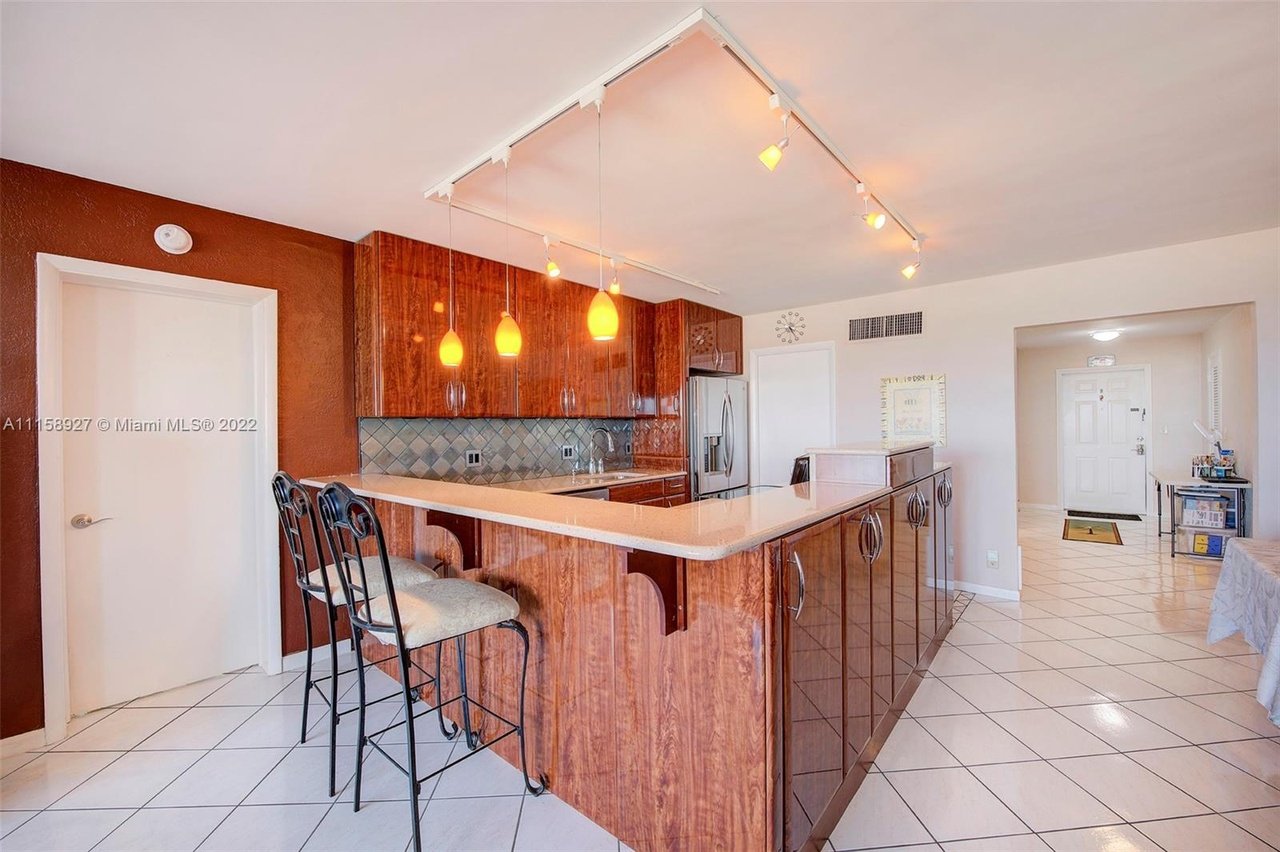 201 Van Buren St #101