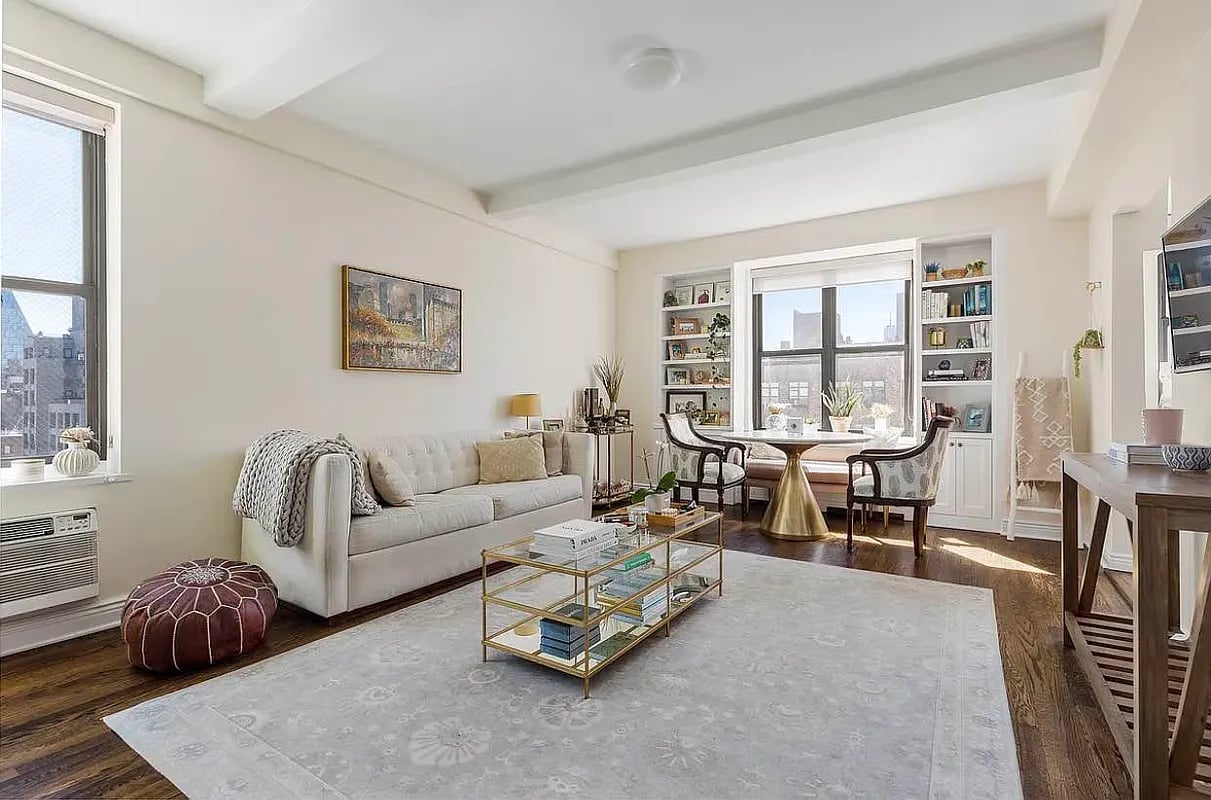 161 W 16th St #10A