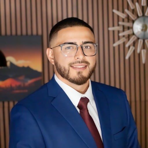Jorge Madera-Calderon Denver, CO Real Estate Agent Headshot