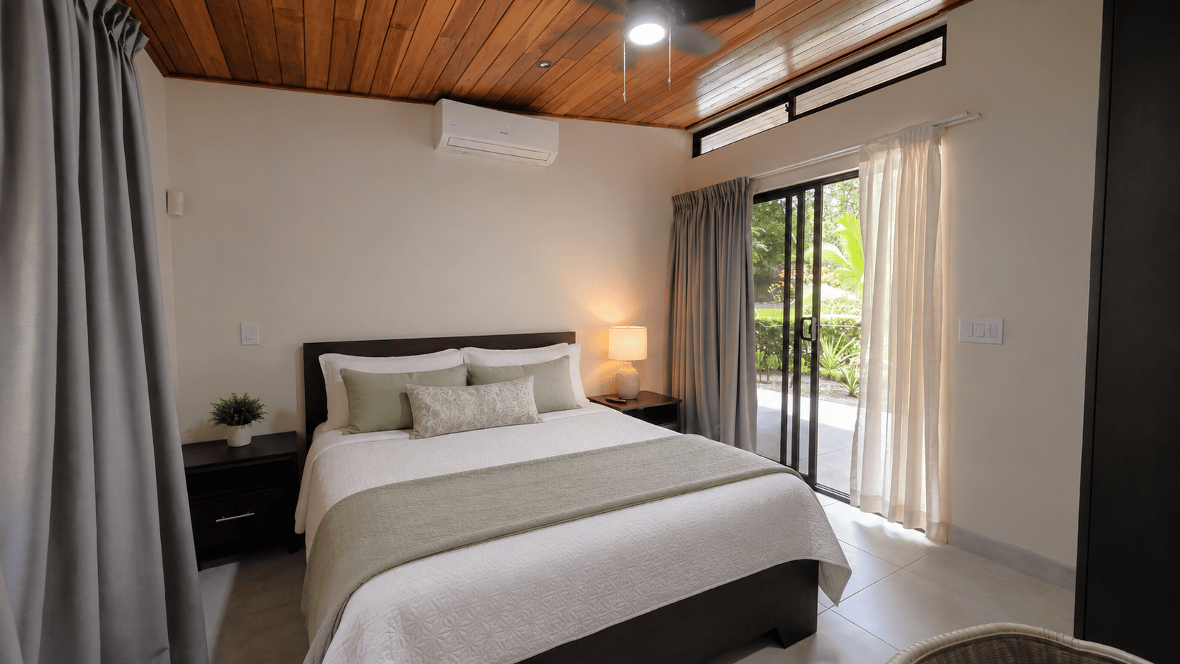 Refreshing Riverfront Retreat in Ojochal
