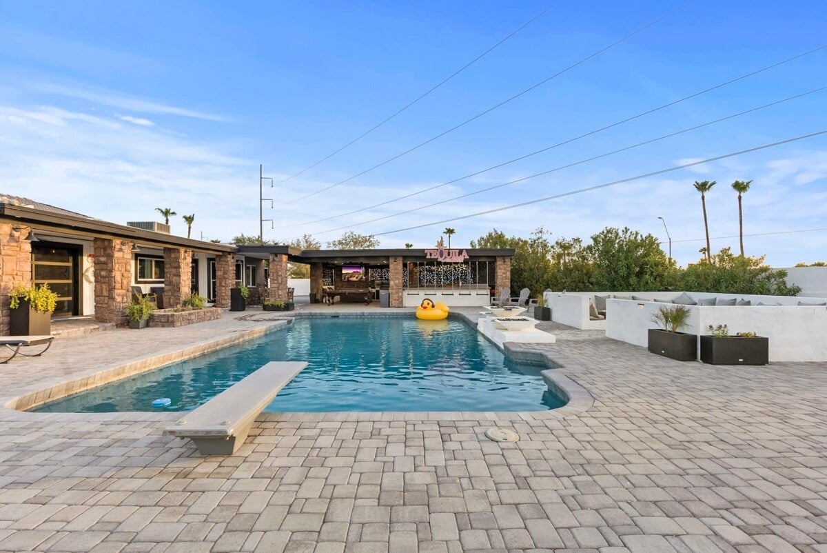 Phoenix Luxury! Pickleball | Free Heated Pool | Hot Tub