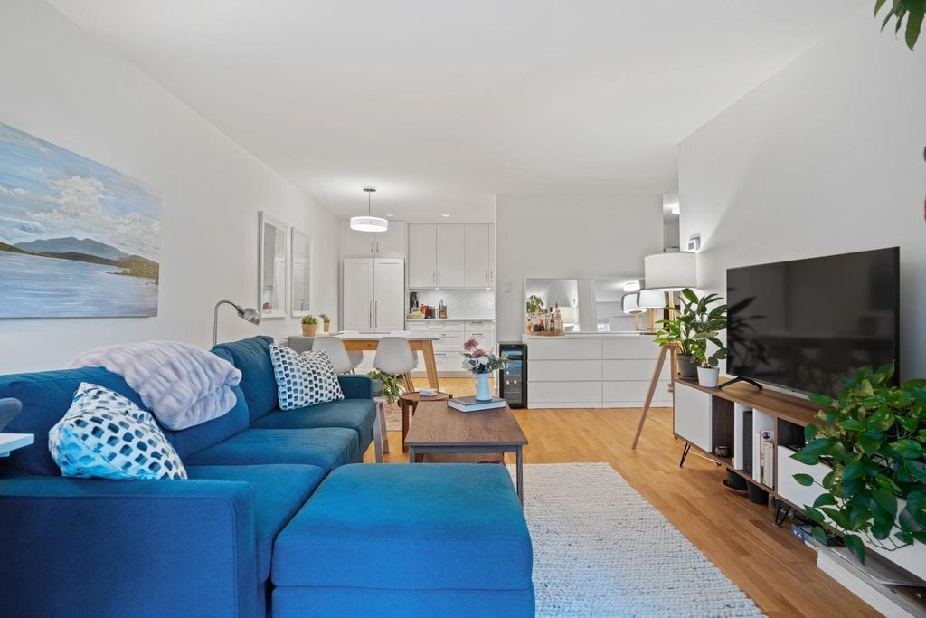 2125 W 2nd Ave, #207