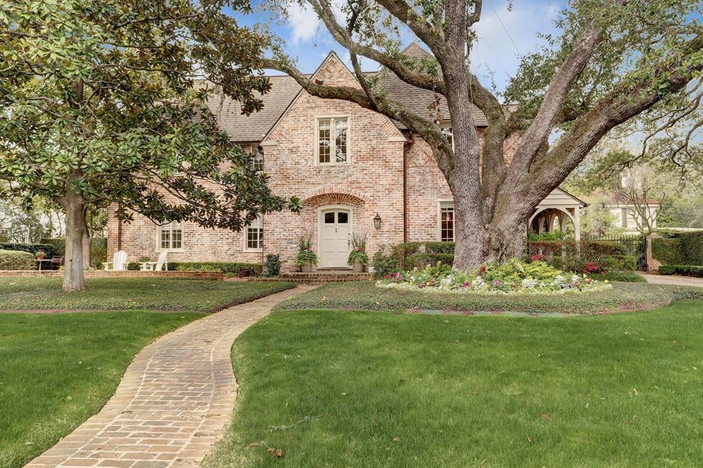 2128 Brentwood Dr