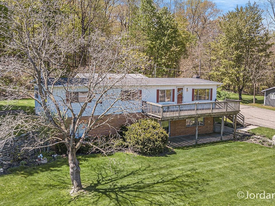 12507 Terry Ave, Wayland, MI 49348