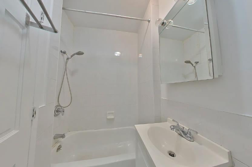 15 West 64th Street, Apt 4-A