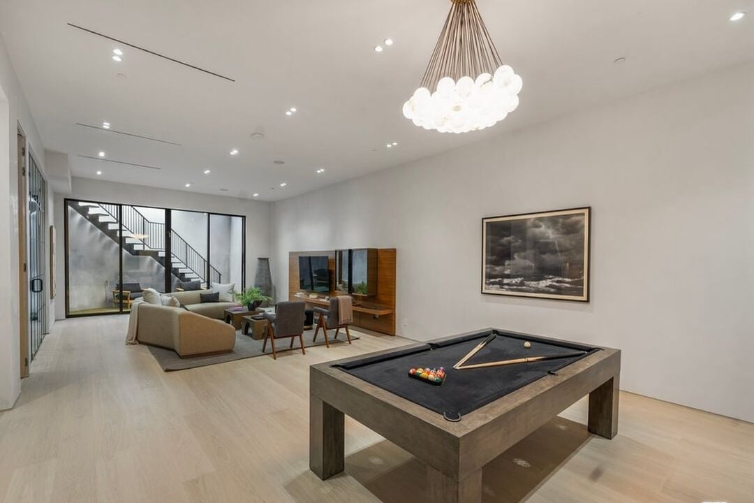 Zenith Pavilion,Tweed Ln, 90049