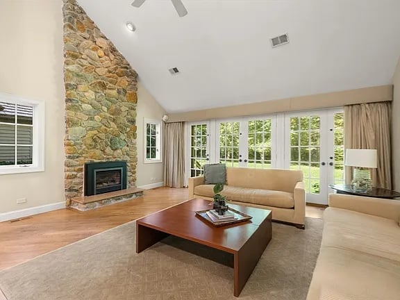 24 Trailside Rd