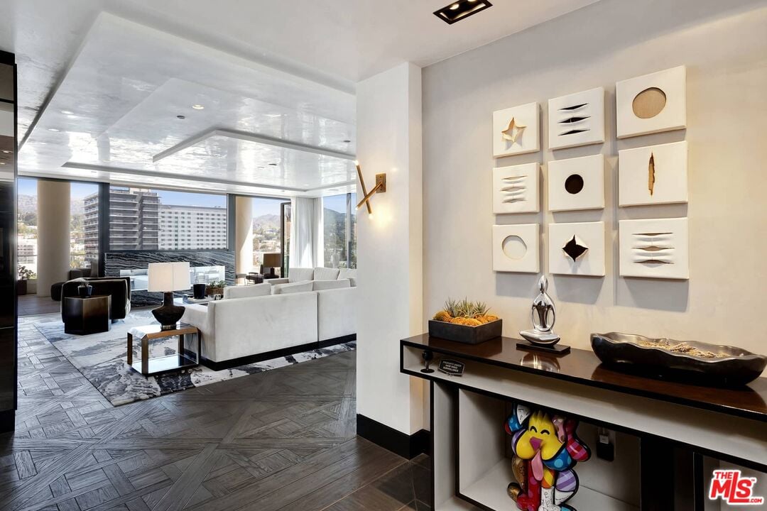 6250 Hollywood Blvd, #15A/B