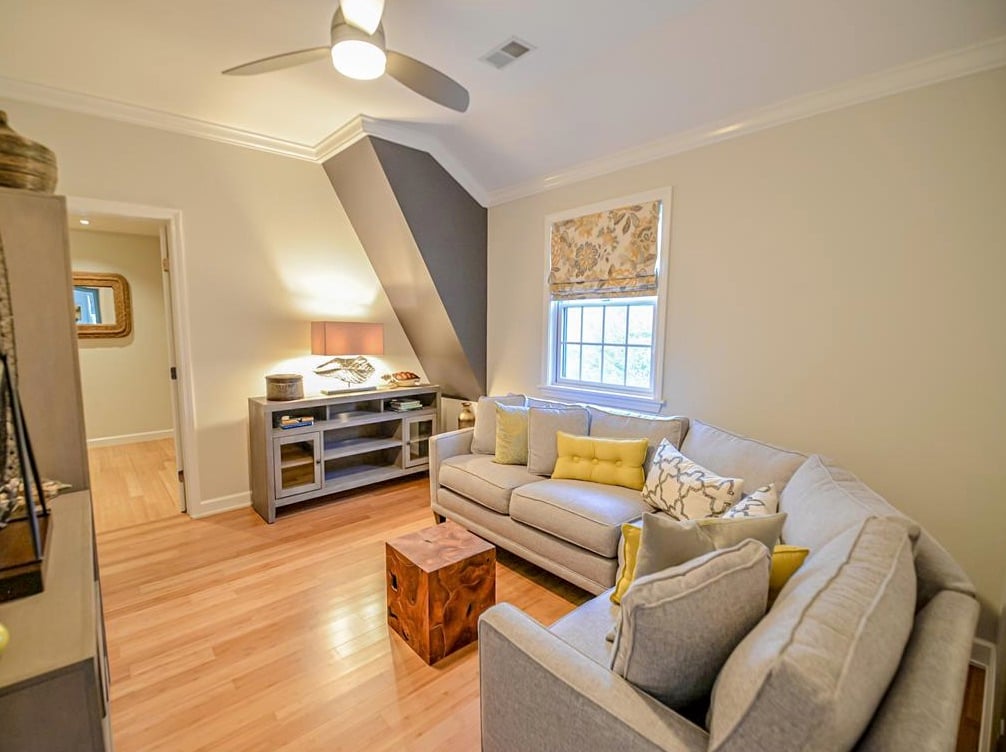 8 Puritan Dr