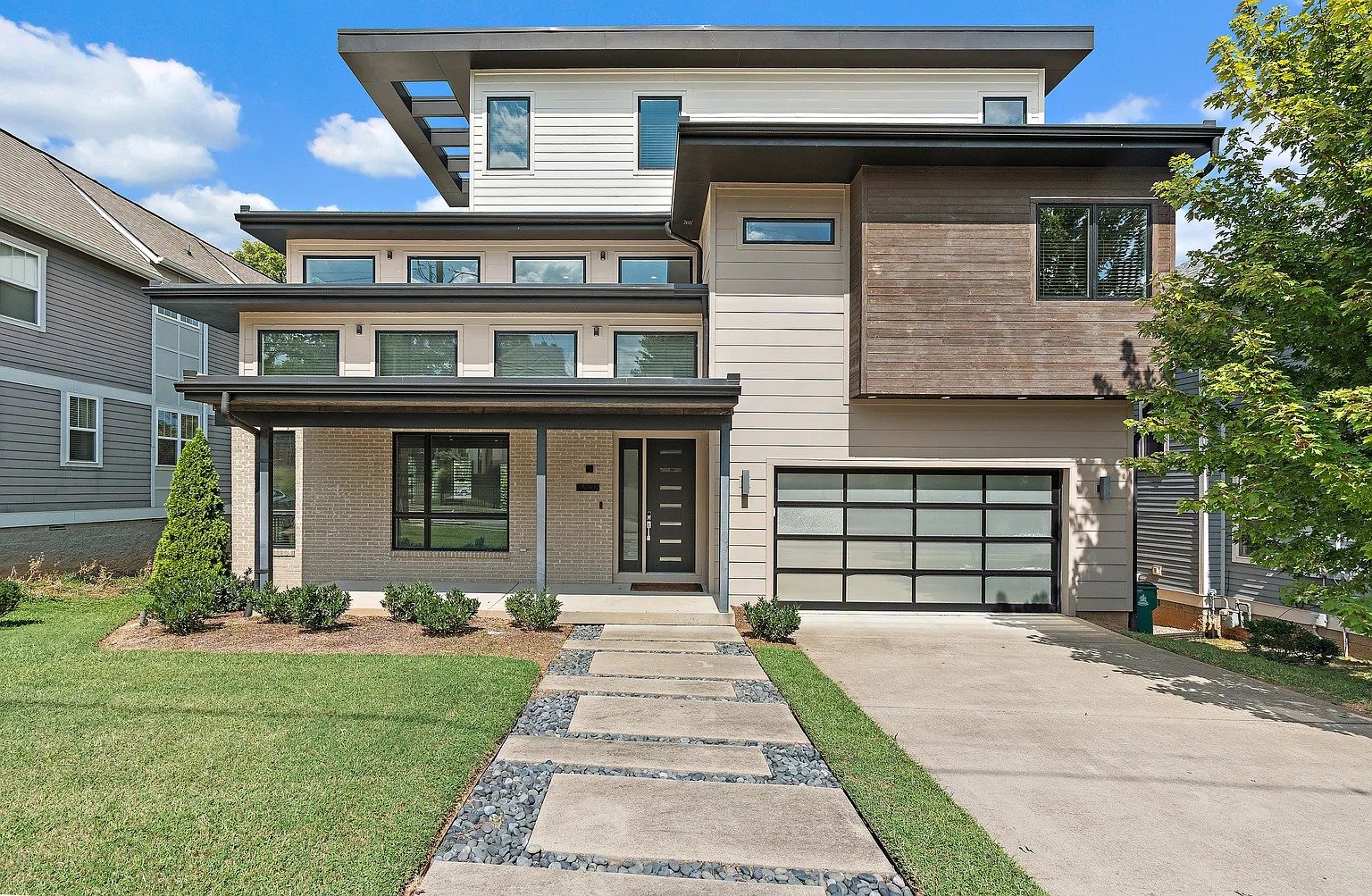 1002 W Grove Ave