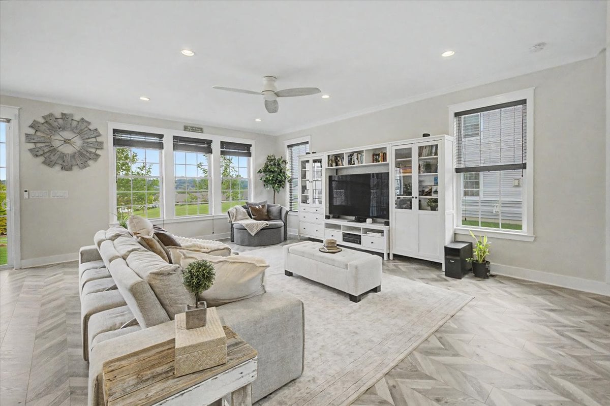 17 Aspen Dr