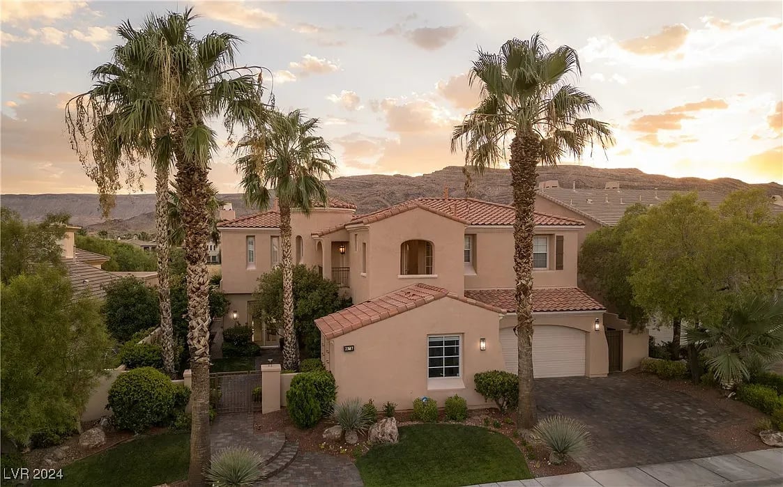2587 Red Springs Dr